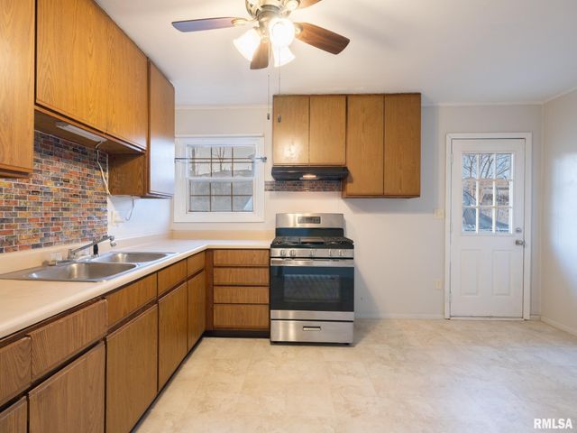 1503 AUGUSTA Street, Pekin, IL 61554