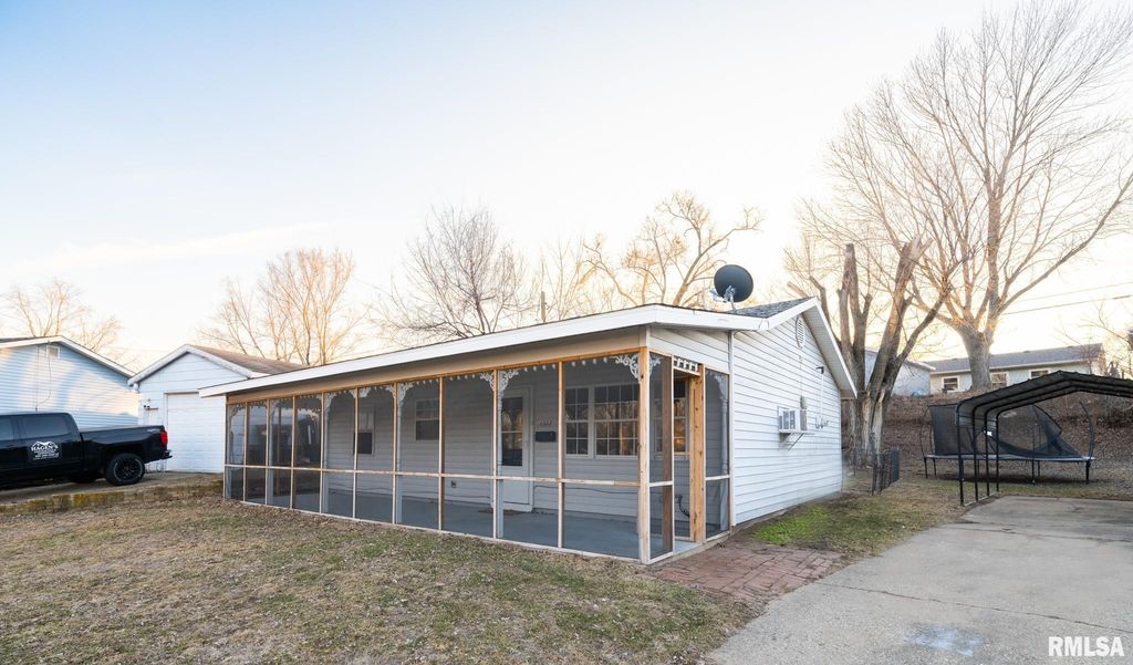 1503 AUGUSTA Street, Pekin, IL 61554