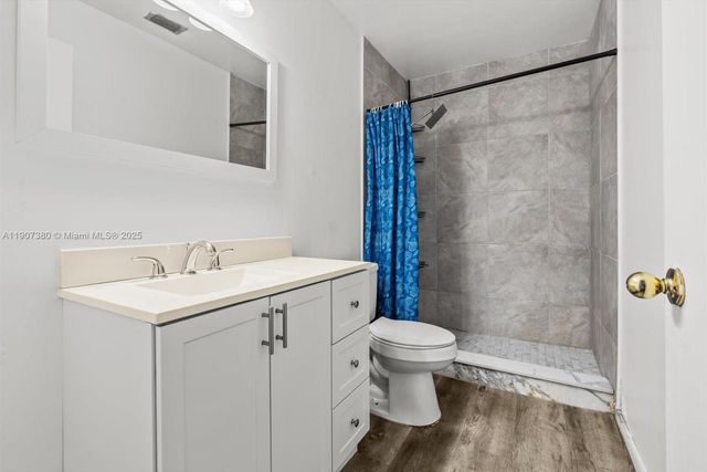 3502 Waterview Cir, Palm Springs, FL 33461