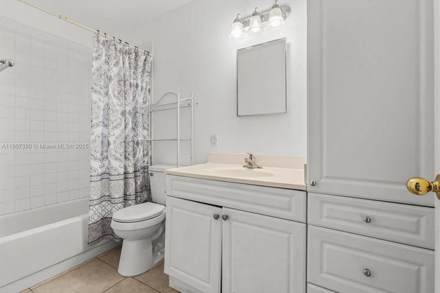 3502 Waterview Cir, Palm Springs, FL 33461