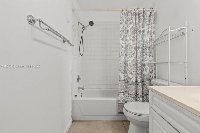 3502 Waterview Cir, Palm Springs, FL 33461