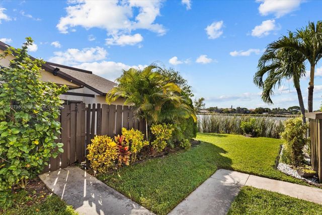 3502 Waterview Cir, Palm Springs, FL 33461