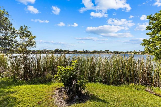 3502 Waterview Cir, Palm Springs, FL 33461