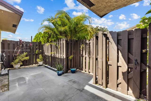 3502 Waterview Cir, Palm Springs, FL 33461