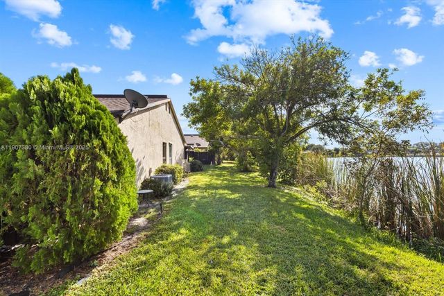 3502 Waterview Cir, Palm Springs, FL 33461