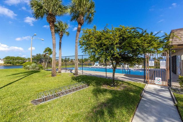 3502 Waterview Cir, Palm Springs, FL 33461