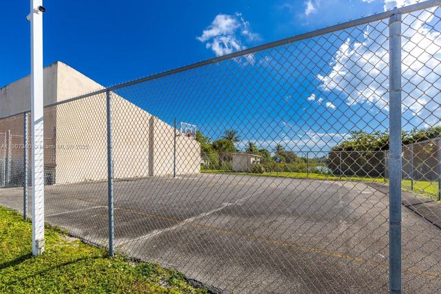 3502 Waterview Cir, Palm Springs, FL 33461