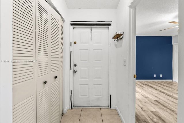 3502 Waterview Cir, Palm Springs, FL 33461