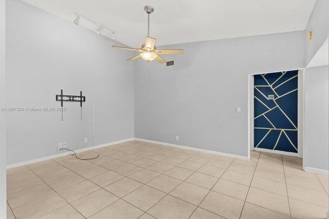 3502 Waterview Cir, Palm Springs, FL 33461