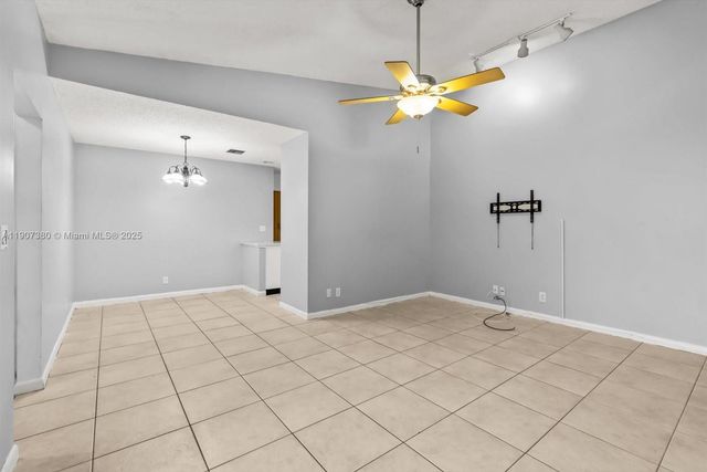 3502 Waterview Cir, Palm Springs, FL 33461