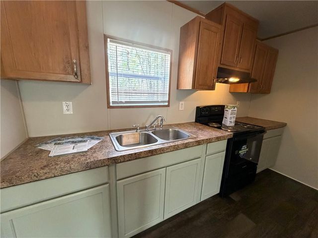 9828 Boxwood Drive N, Semmes, AL 36575