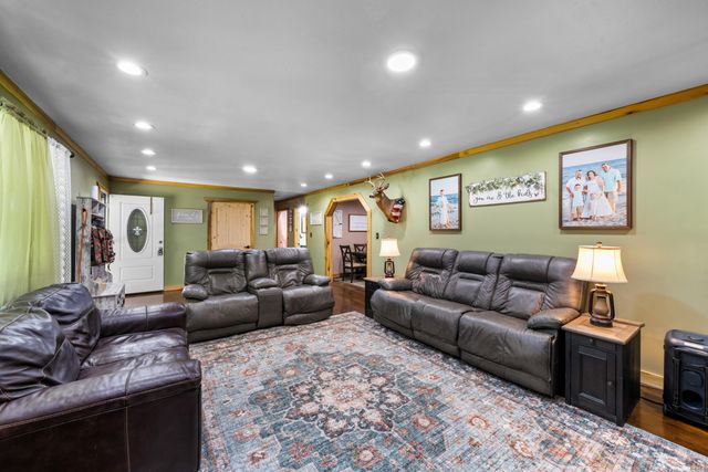 311 Chapman Chapel Rd, Pelham, TN 37366