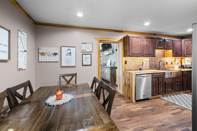 311 Chapman Chapel Rd, Pelham, TN 37366