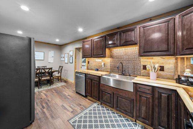 311 Chapman Chapel Rd, Pelham, TN 37366