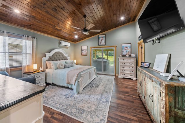 311 Chapman Chapel Rd, Pelham, TN 37366