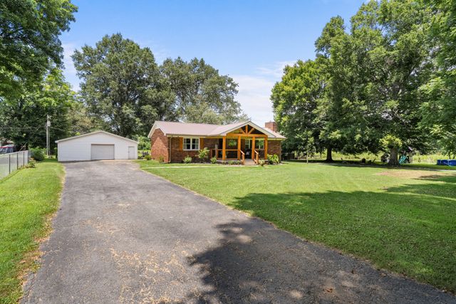 311 Chapman Chapel Rd, Pelham, TN 37366