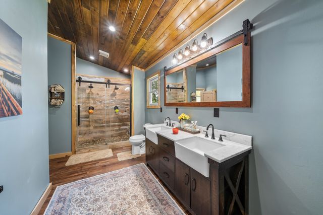 311 Chapman Chapel Rd, Pelham, TN 37366