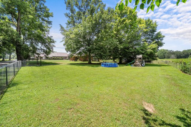 311 Chapman Chapel Rd, Pelham, TN 37366