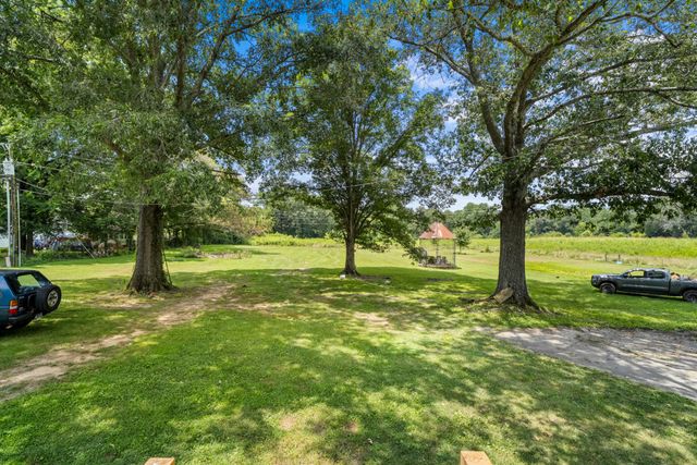 311 Chapman Chapel Rd, Pelham, TN 37366