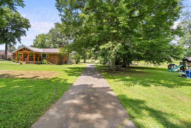 311 Chapman Chapel Rd, Pelham, TN 37366