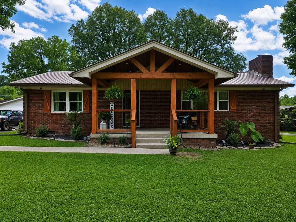 311 Chapman Chapel Rd, Pelham, TN 37366