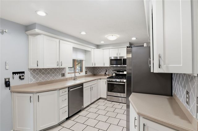 79 KAYE PARK Terrace, Gates, NY 14624