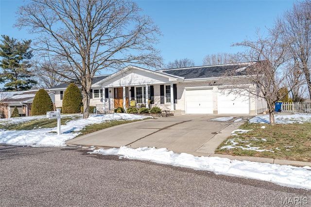 803 Fieldcrest Drive, Washington, MO 63090