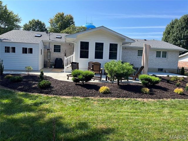 803 Fieldcrest Drive, Washington, MO 63090