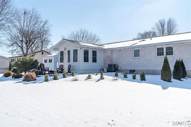 803 Fieldcrest Drive, Washington, MO 63090