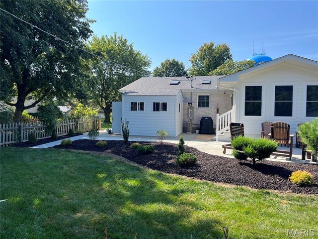 803 Fieldcrest Drive, Washington, MO 63090