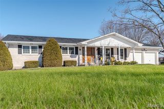 803 Fieldcrest Drive, Washington, MO 63090