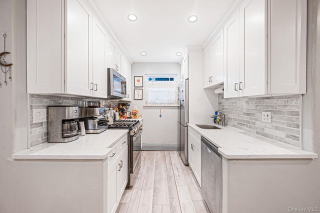 73 Fairharbor Drive 73, Patchogue, NY 11772