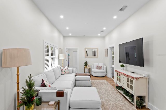 1719 11TH STREET N, St Petersburg, FL 33704