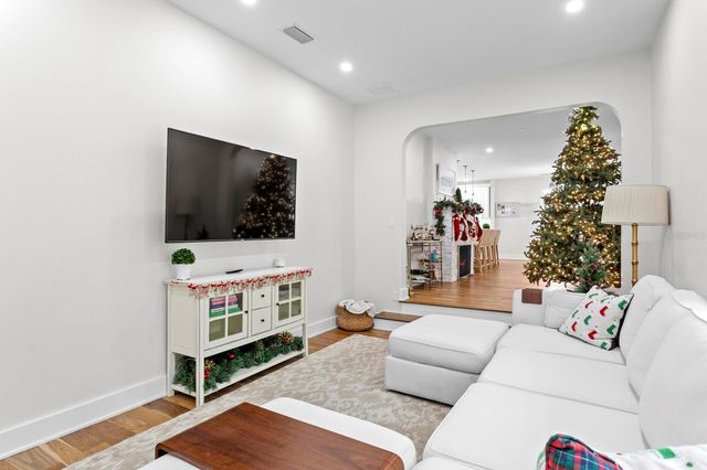 1719 11TH STREET N, St Petersburg, FL 33704