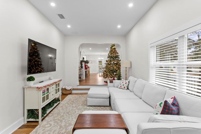 1719 11TH STREET N, St Petersburg, FL 33704