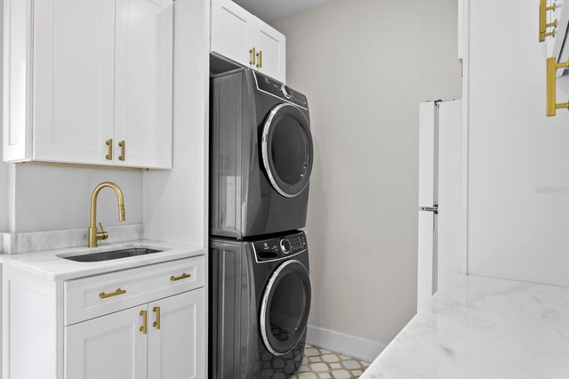 1719 11TH STREET N, St Petersburg, FL 33704