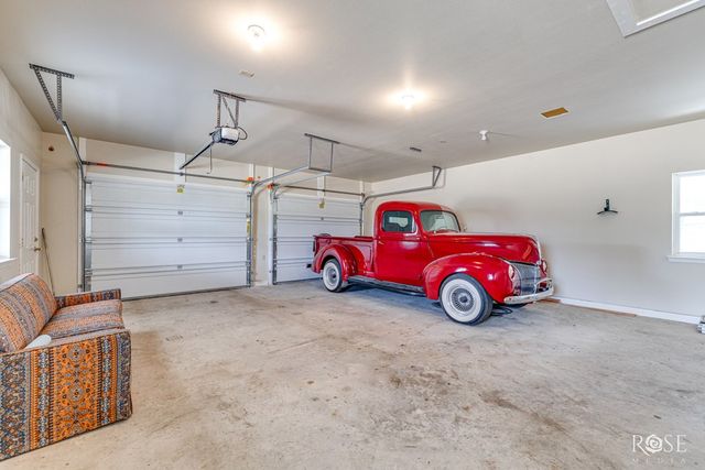 6343 County Rd 101, Mertzon, TX 76941