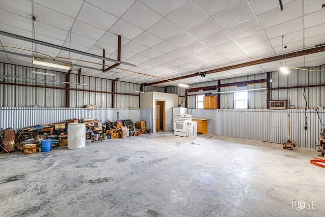 6343 County Rd 101, Mertzon, TX 76941