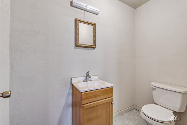 6343 County Rd 101, Mertzon, TX 76941