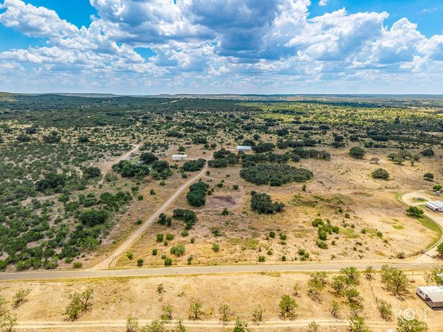 6343 County Rd 101, Mertzon, TX 76941