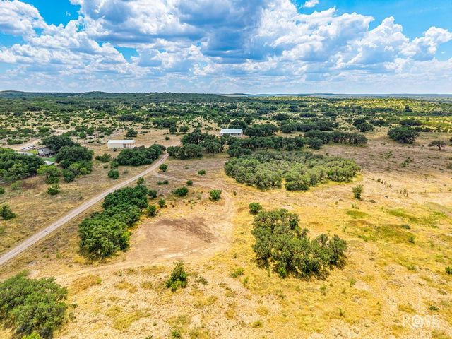 6343 County Rd 101, Mertzon, TX 76941