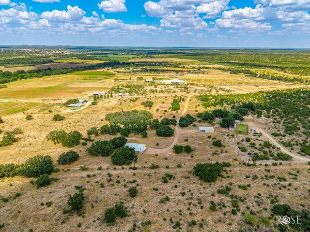6343 County Rd 101, Mertzon, TX 76941