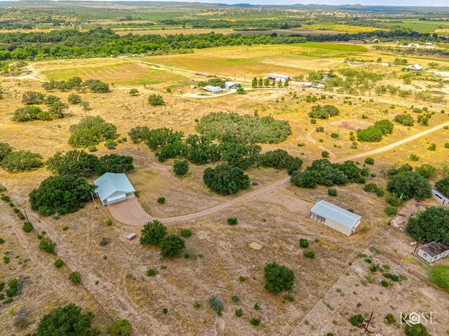 6343 County Rd 101, Mertzon, TX 76941