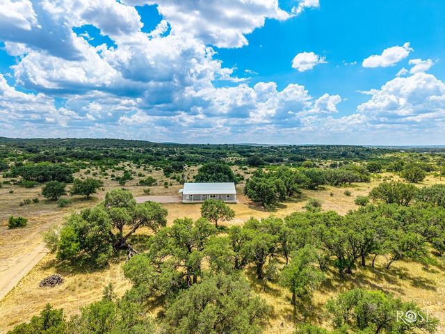 6343 County Rd 101, Mertzon, TX 76941