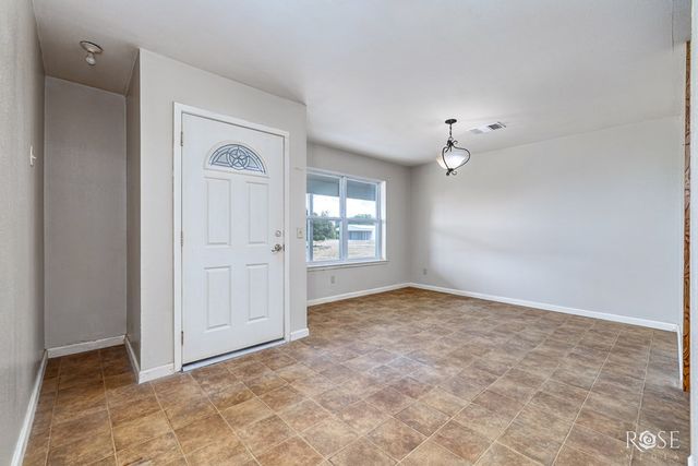 6343 County Rd 101, Mertzon, TX 76941