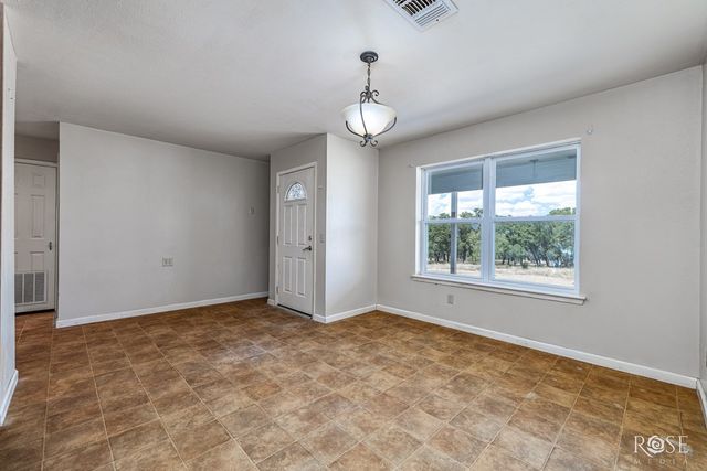 6343 County Rd 101, Mertzon, TX 76941