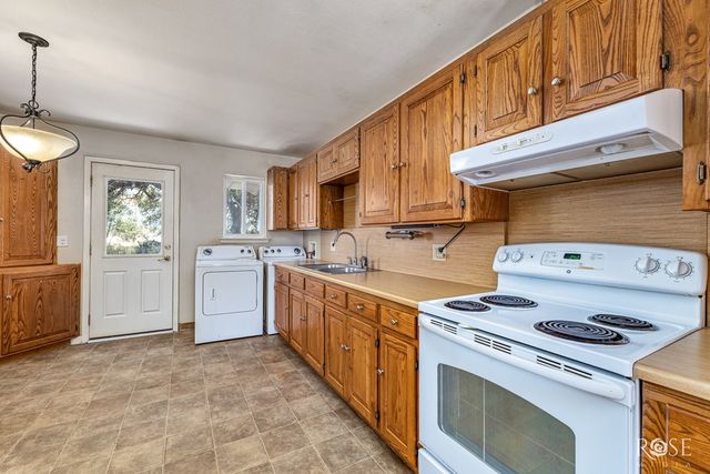 6343 County Rd 101, Mertzon, TX 76941