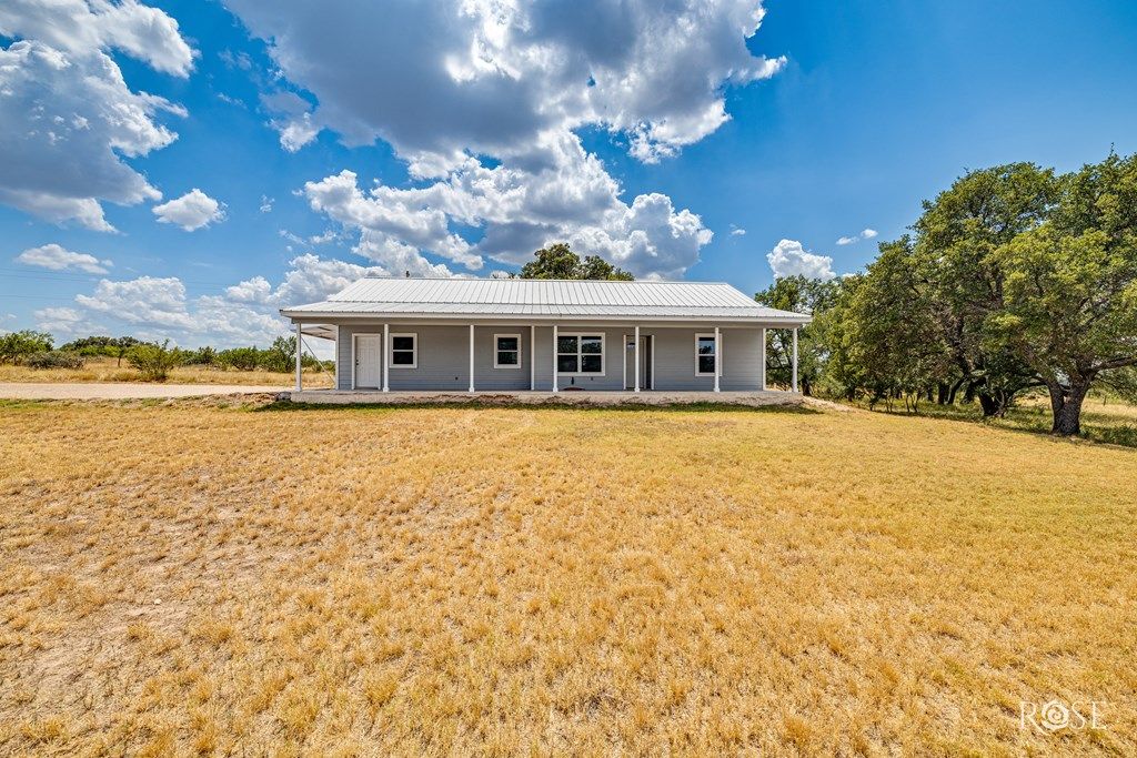 Image 2 of property listing at 6343 County Rd 101, Mertzon, TX 76941