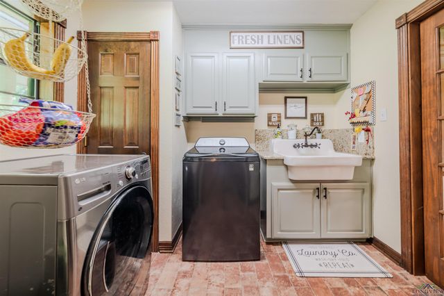 7686 Gopher Rd, Gilmer, TX 75644