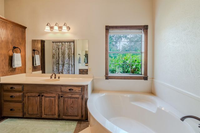 7686 Gopher Rd, Gilmer, TX 75644